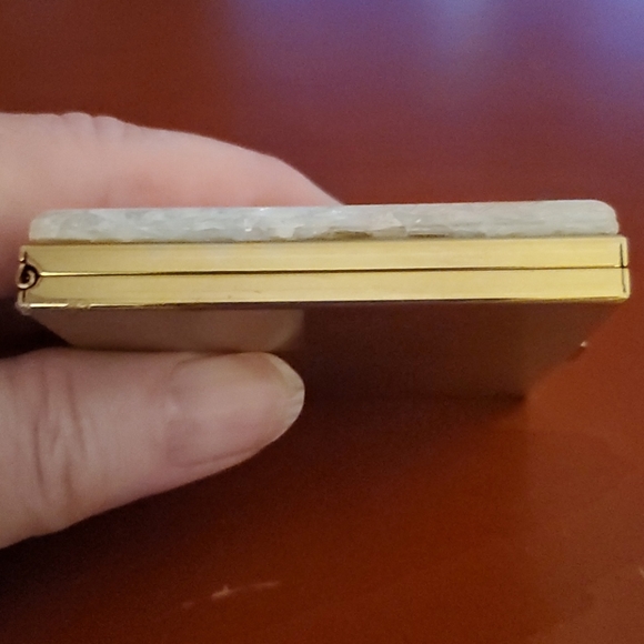 Vintage White Confetti Lucite Compact Case - Picture 7 of 8